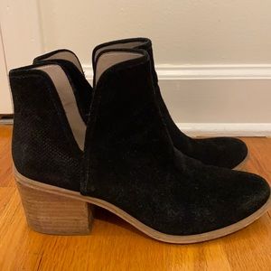Hinge Black Ankle Boots